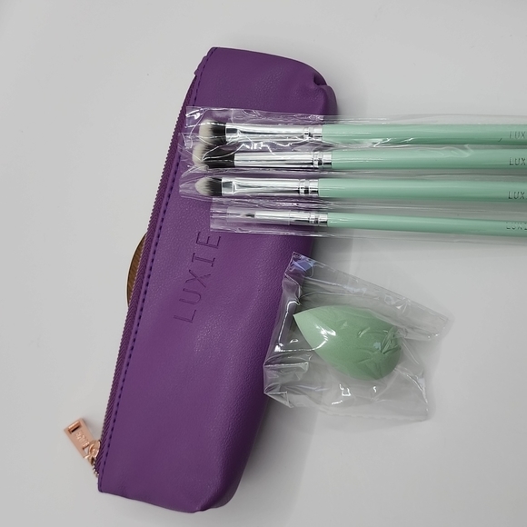 LUXIE FLORALS BRUSH SET - 5 Piece Set - Picture 6 of 12